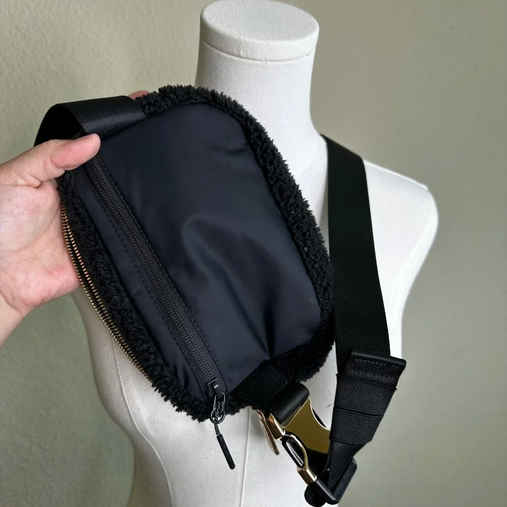 Lululemon Everywhere Belt Bag Fleece Black Gold Hardware LU9B18S Sherpa Bag